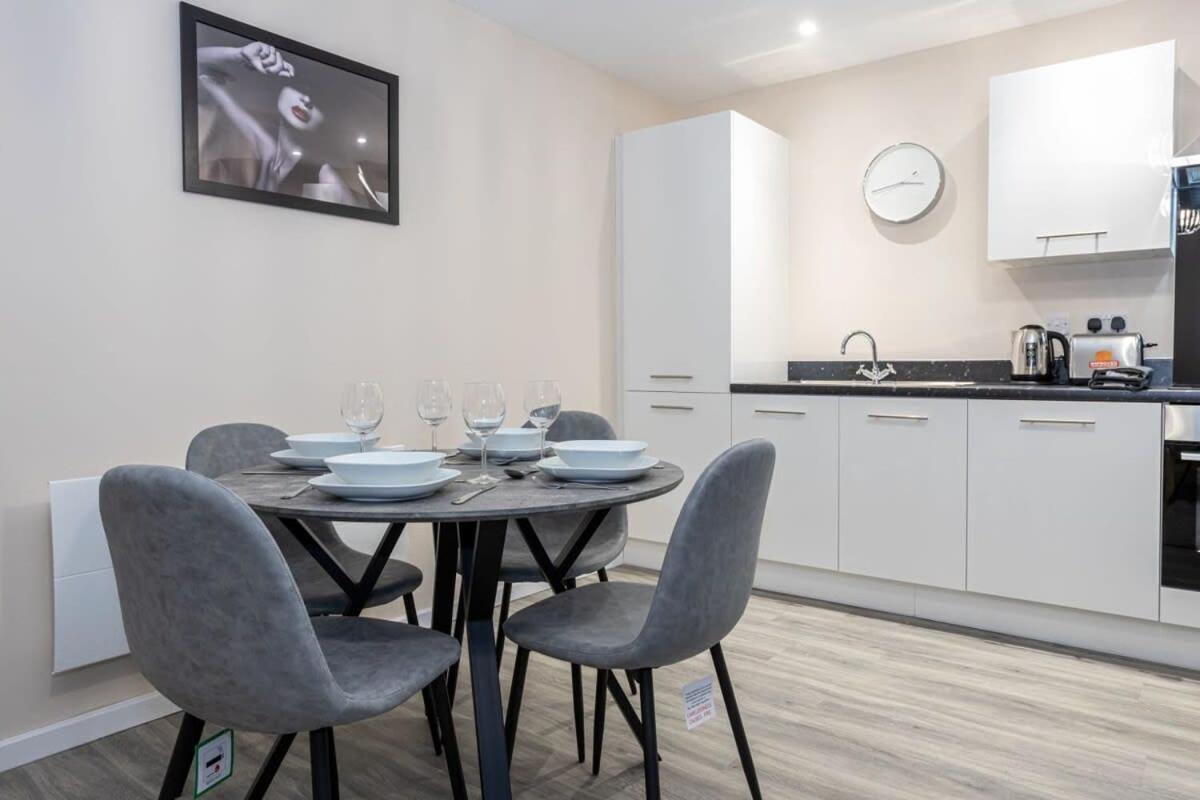 Lovely 1 Bedroom Apartment In Manchester Exteriör bild