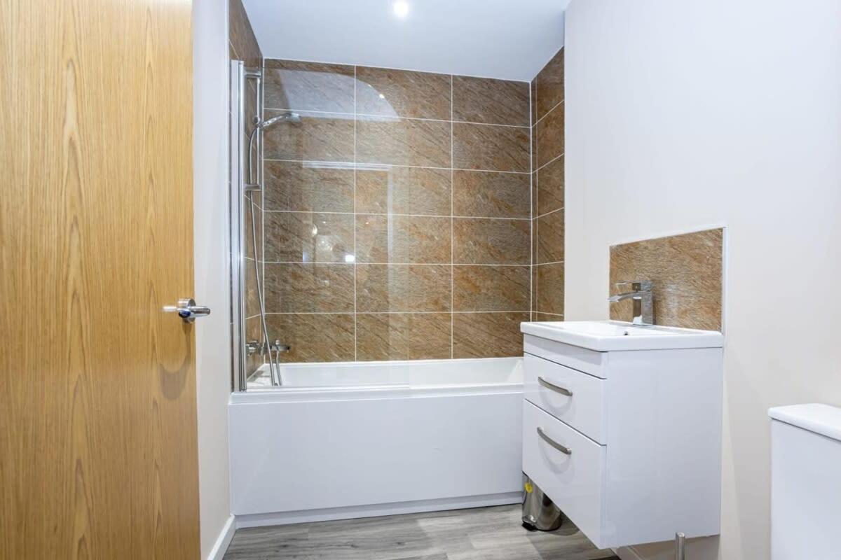 Lovely 1 Bedroom Apartment In Manchester Exteriör bild